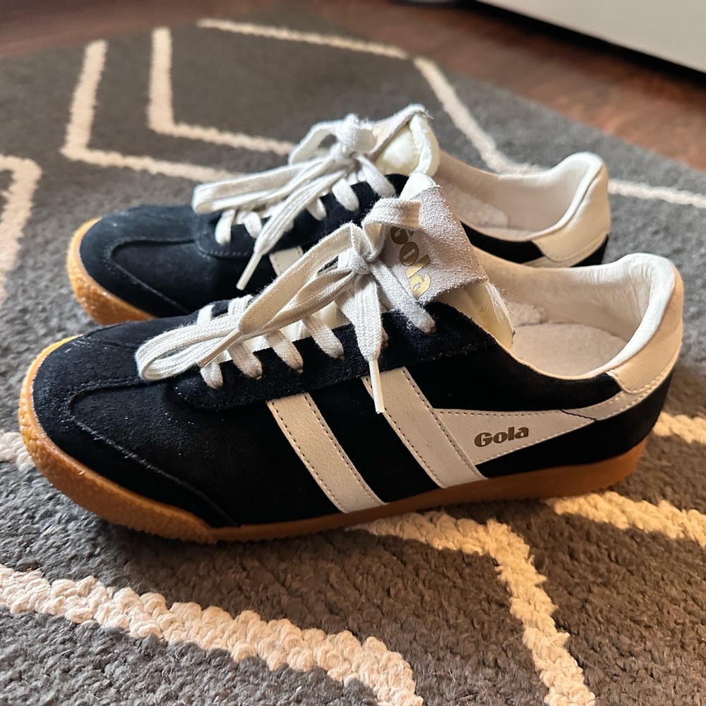 SOLD
Gola Elan Black and White Sneakers